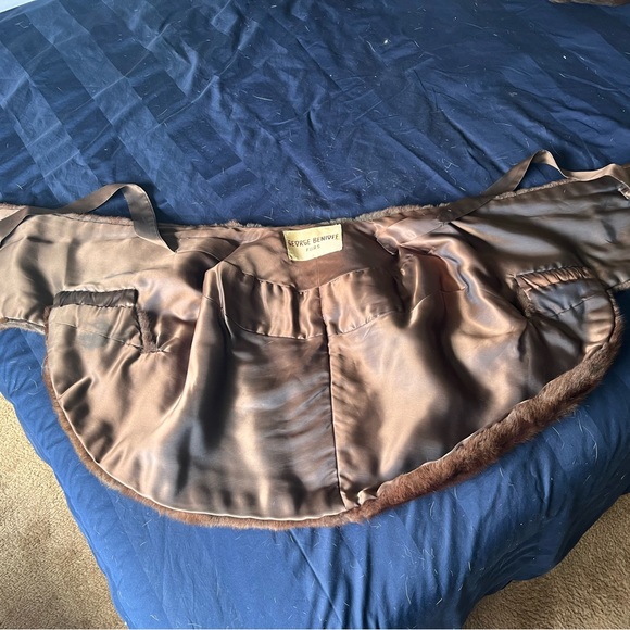 George Benioff Cape - Picture 4 of 4